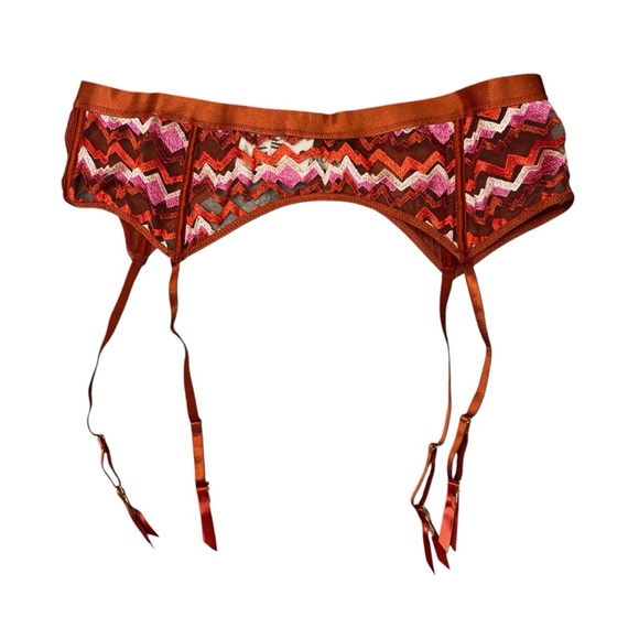 NWT KILO BRAVA Peaks & Valleys Embroidery Mesh Garter Belt Size XXL Multicolor - Picture 2 of 4